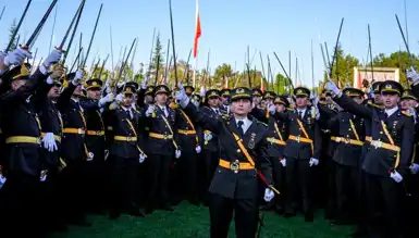 TSK'da Üst Düzey Ayrılık: Algan Emekli Oldu