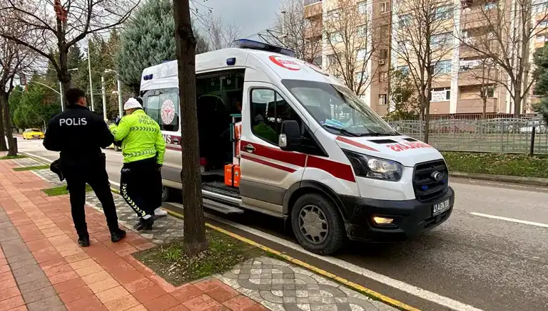 Kocaeli'nde Trafik Kazası: 2 Yaralı